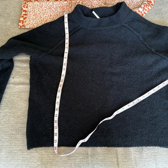 RARE Free People Bubble Crew Neck sweater in black oversized - Picture 8 of 11